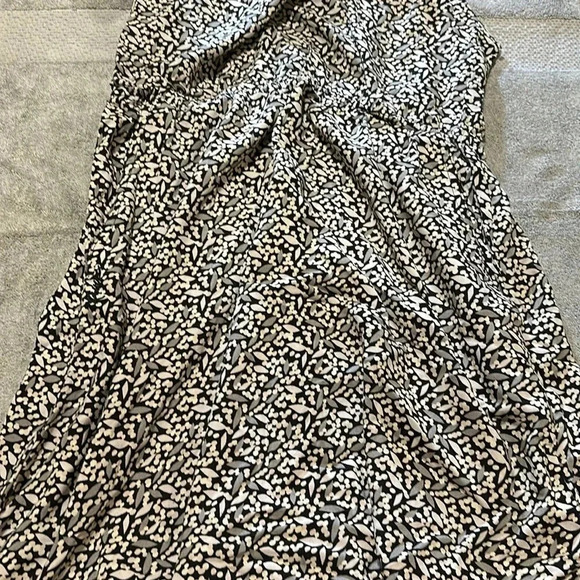 NWT KAVU WOMEN’S SIMONE NIGHT MEADOW SLEEVELESS BLACK/WHITE SUMMER DRESS MED - Picture 7 of 9